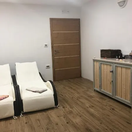 Апартаменты Amela Пула
