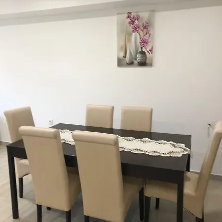 Amela פולה