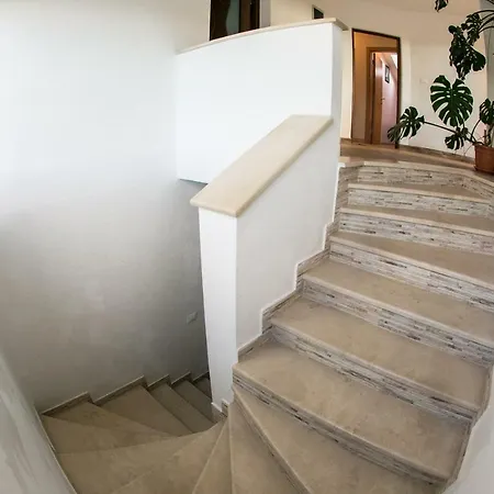 Apartment Amela