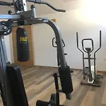 شقة Amela